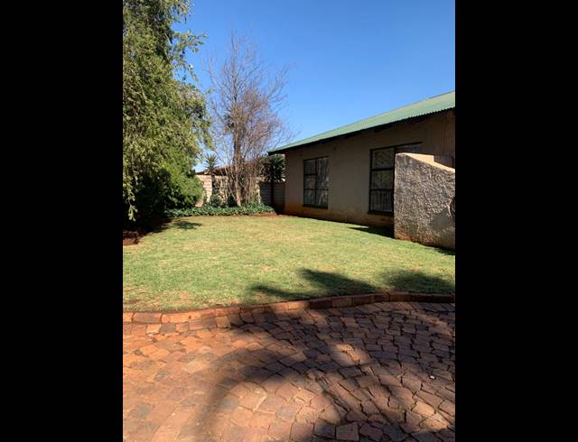 3 BEDROOM HOUSE FOR SALE IN VANDERBIJLPARK CW 1